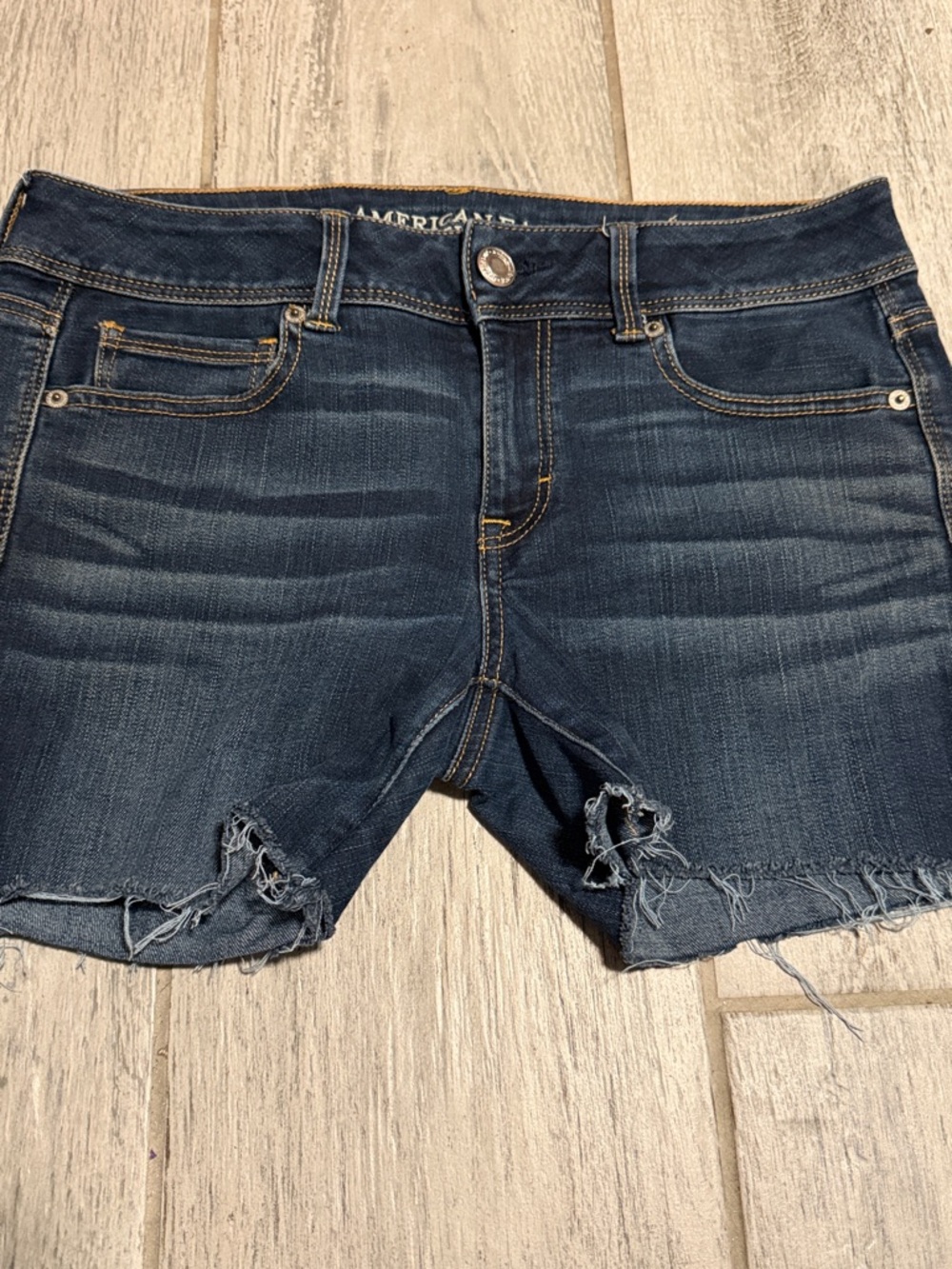 American Eagle Dark Wash Distressed Denim kick Boot Shorts Long 8 NWOT